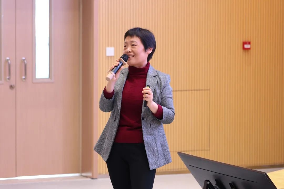 世界冠军来啦!棋后谢军走进beat365,分享黑白格的人生哲学