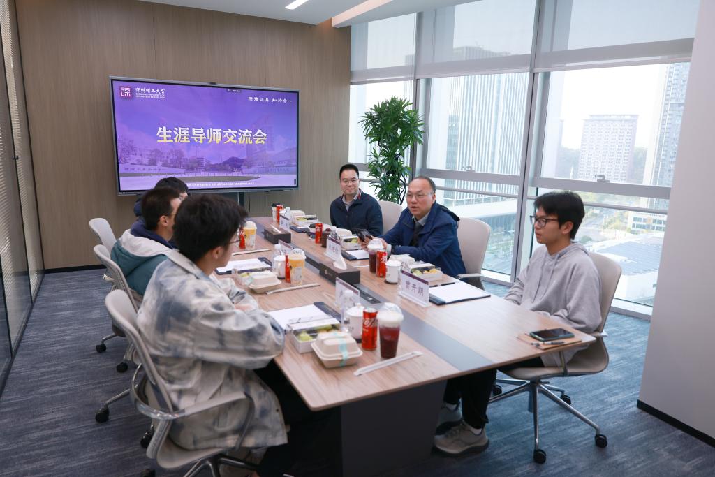 朱迪俭书记化身生涯导师,与学子共话成长之路