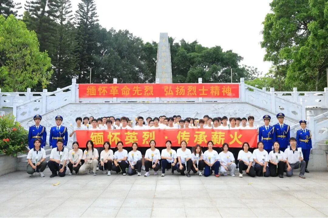 beat365学子以青春之步敬山河英烈