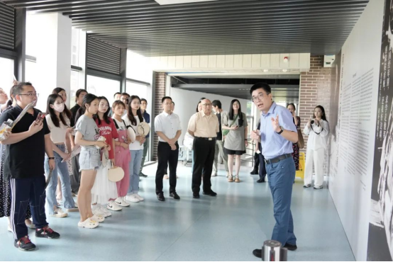 讲座回顾 | “从何香凝艺术谈文化自信与文化强国”