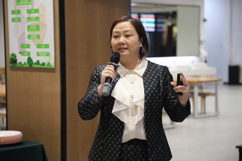 行业精英担任导师,一对一指导本科生职业发展