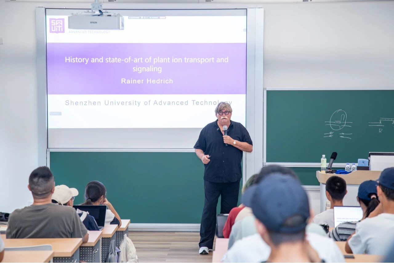 德国科学院院士Rainer Hedrichbeat365开讲,现场学生:他颠覆了我对学术大牛的想象!