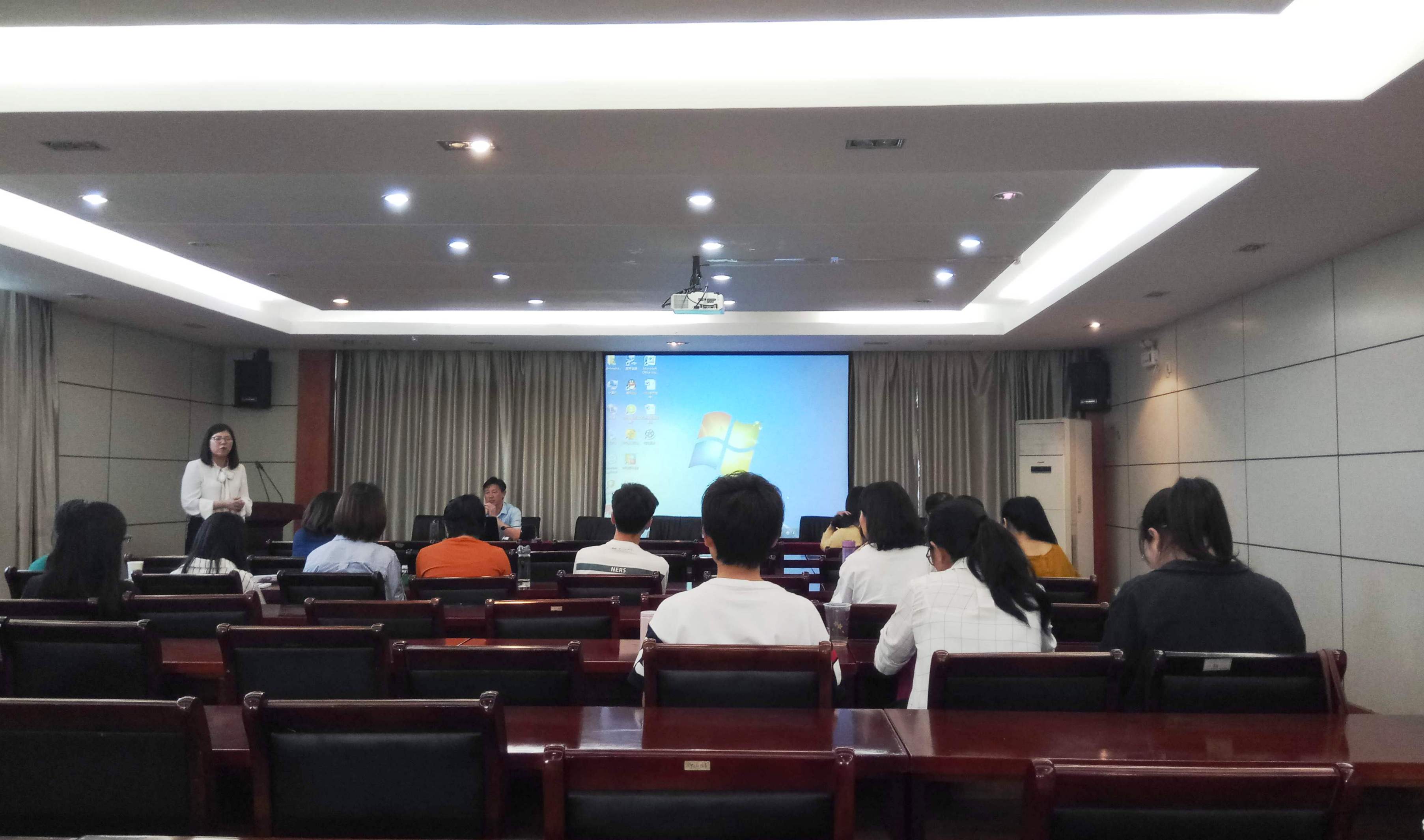 安徽师范大学外国语学院张德让教授来世界杯官网做学术讲座