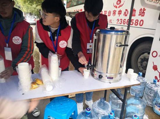 世界杯官网联合马鞍山市中心血站发起无偿献血活动