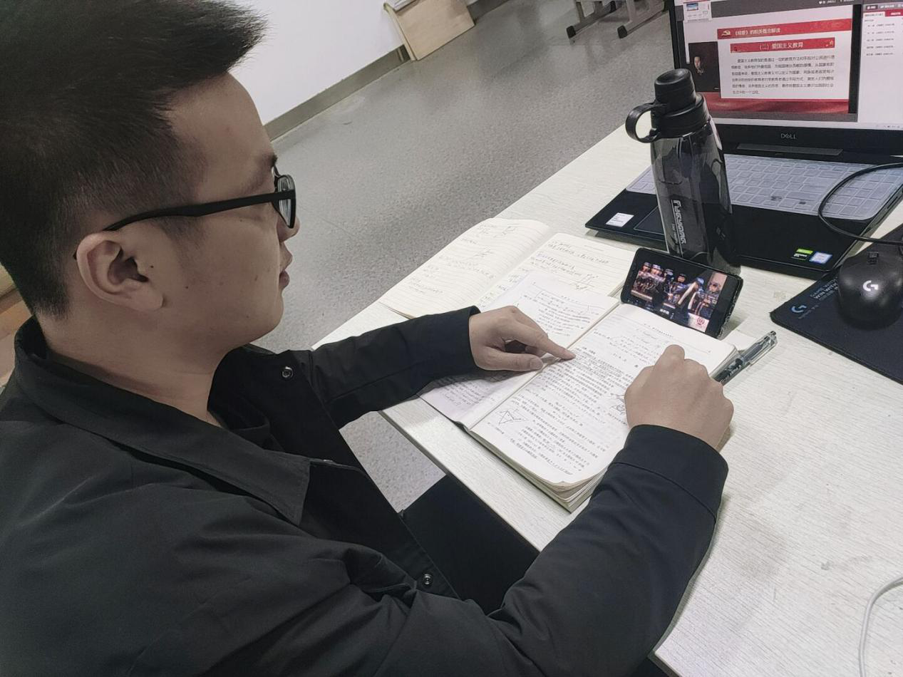 世界杯官网积极组织学生参与 “校园大舞台——徽风皖韵进高校”活动