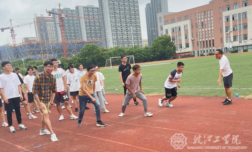 世界杯官网开展大学生体质测试