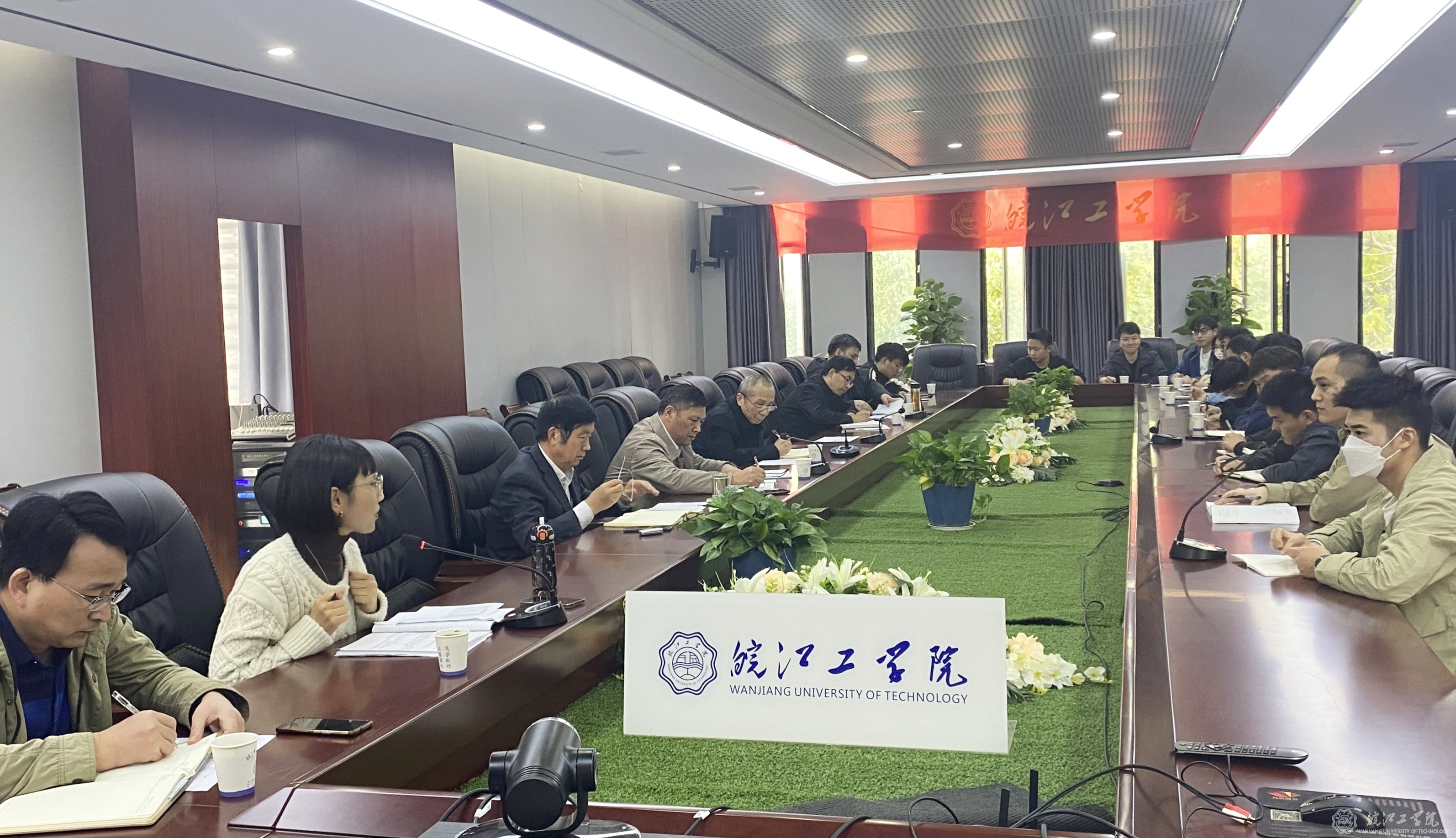 聆听学生需求，助力学生成长 ——世界杯官网召开校领导与专升本学生干部座谈会