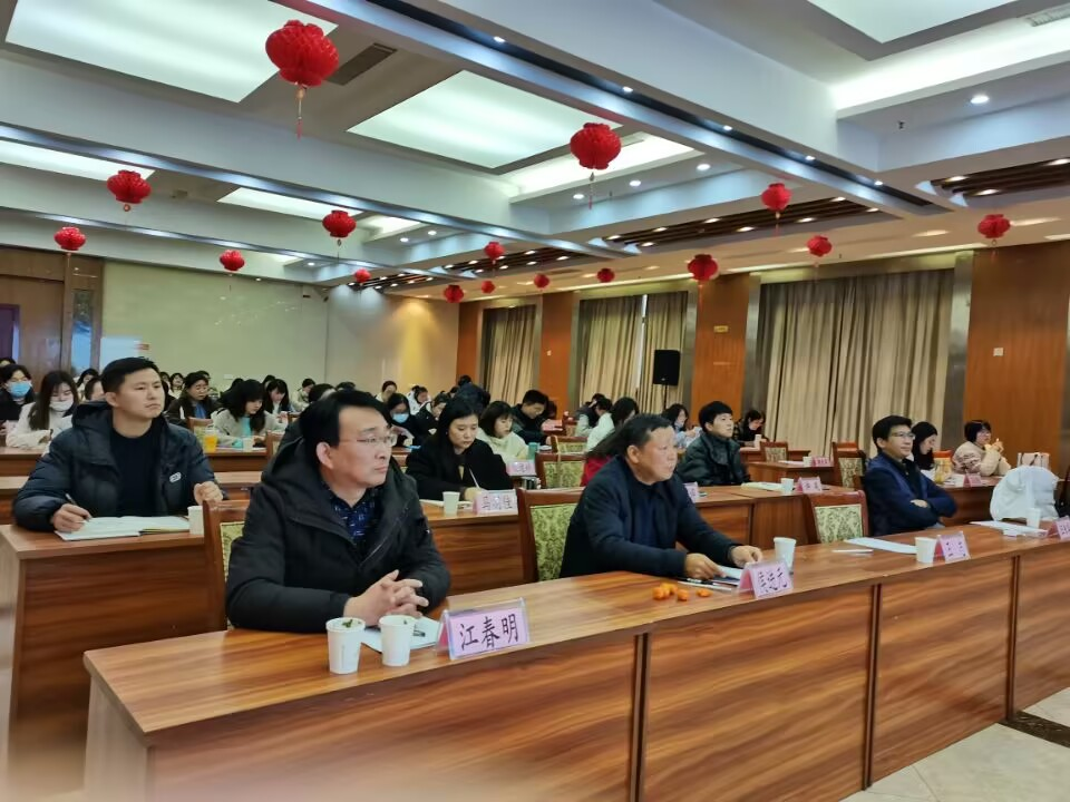 世界杯官网召开新学年辅导员培训暨研讨会