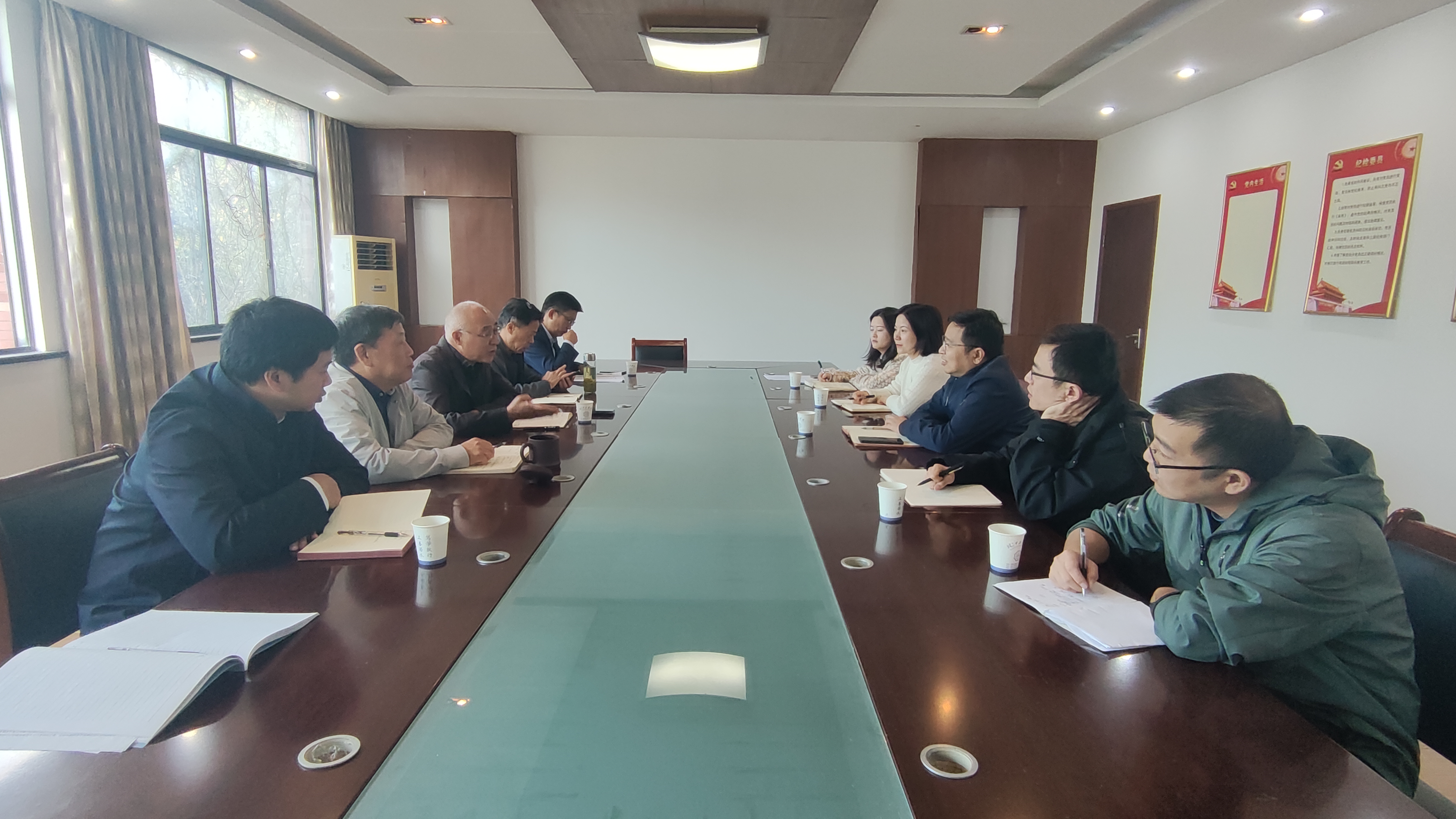 雨山区科技局局长汪杭、人社局局长王昌一行来世界杯官网交流