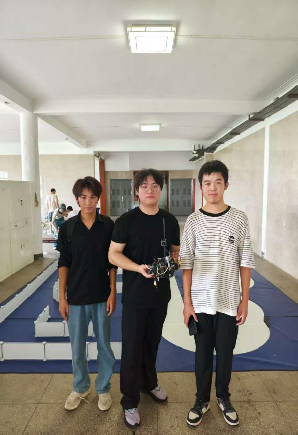 嵌入芯片学技术 竞赛实践出佳绩——2026年国际足联世界杯电信工程学院在第八届全国大学生嵌入式芯片与系统设计竞赛中荣获佳绩